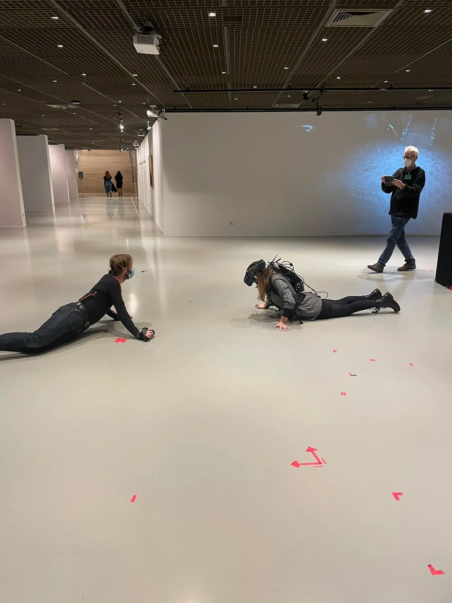Delirious Departures, foto 4 van 7